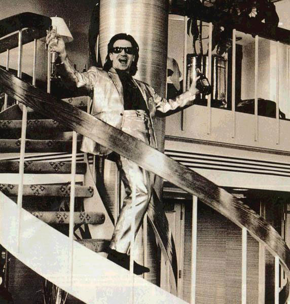bono210.jpg